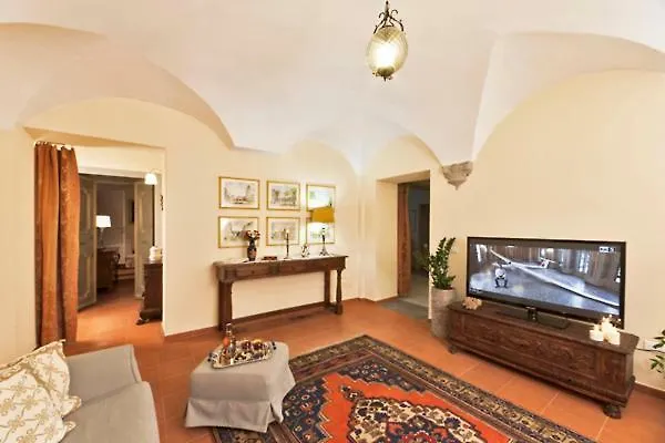פירנצה Via Dei Fossi Apartment 0*,  איטליה