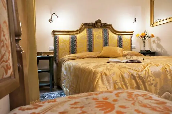 Via Dei Fossi Apartment Florence Italië